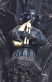 carving of piper , mancherster cathedral